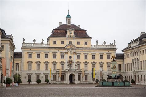 Ludwigsburg-Palazzo: Yksinkertainen ylhäisyys Barokin ajan tyylillä!