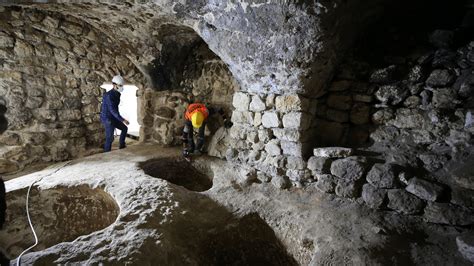 Panlong-luola: Mystisiä tunnelmia ja historian havinaa!