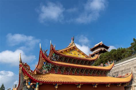  Xiansheng Temple: Muinaisen kiinalaisen arkkitehtuurin ja filosofian helmi!